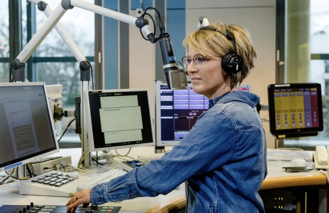 Andrea Ballschuh im Studio